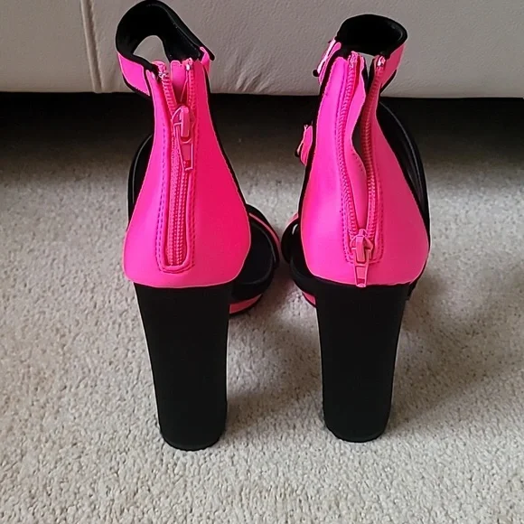 Shoes - Picture 3 of 4